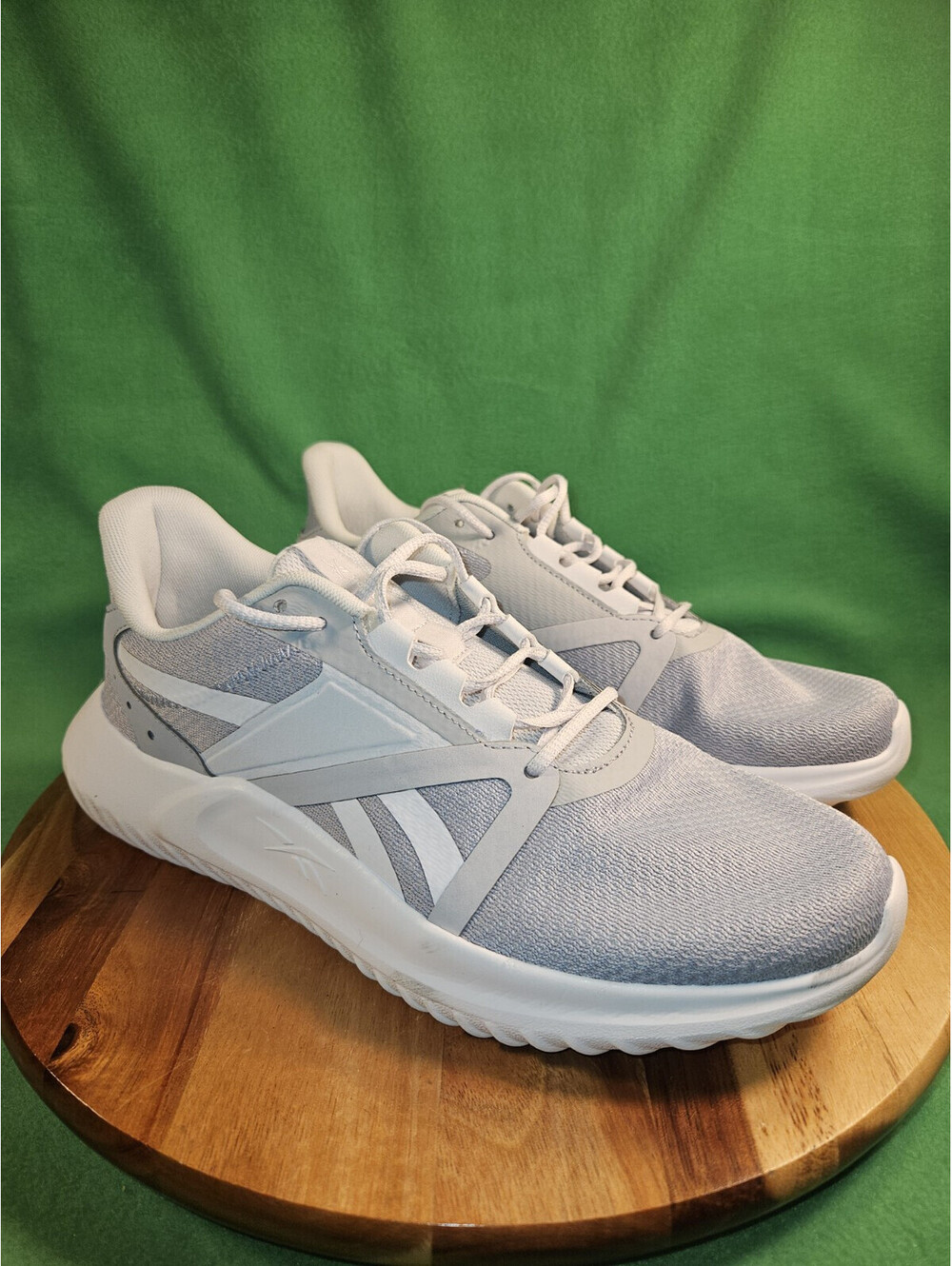 Reebok Energylux 3.0 Sneakers Womens Size 9 Light Gray - Running FuelFoam CLEAN
